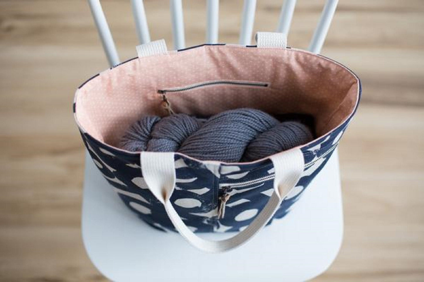 Noodlehead Crescent Tote- Petite Tote with Flat Bottom paper pattern