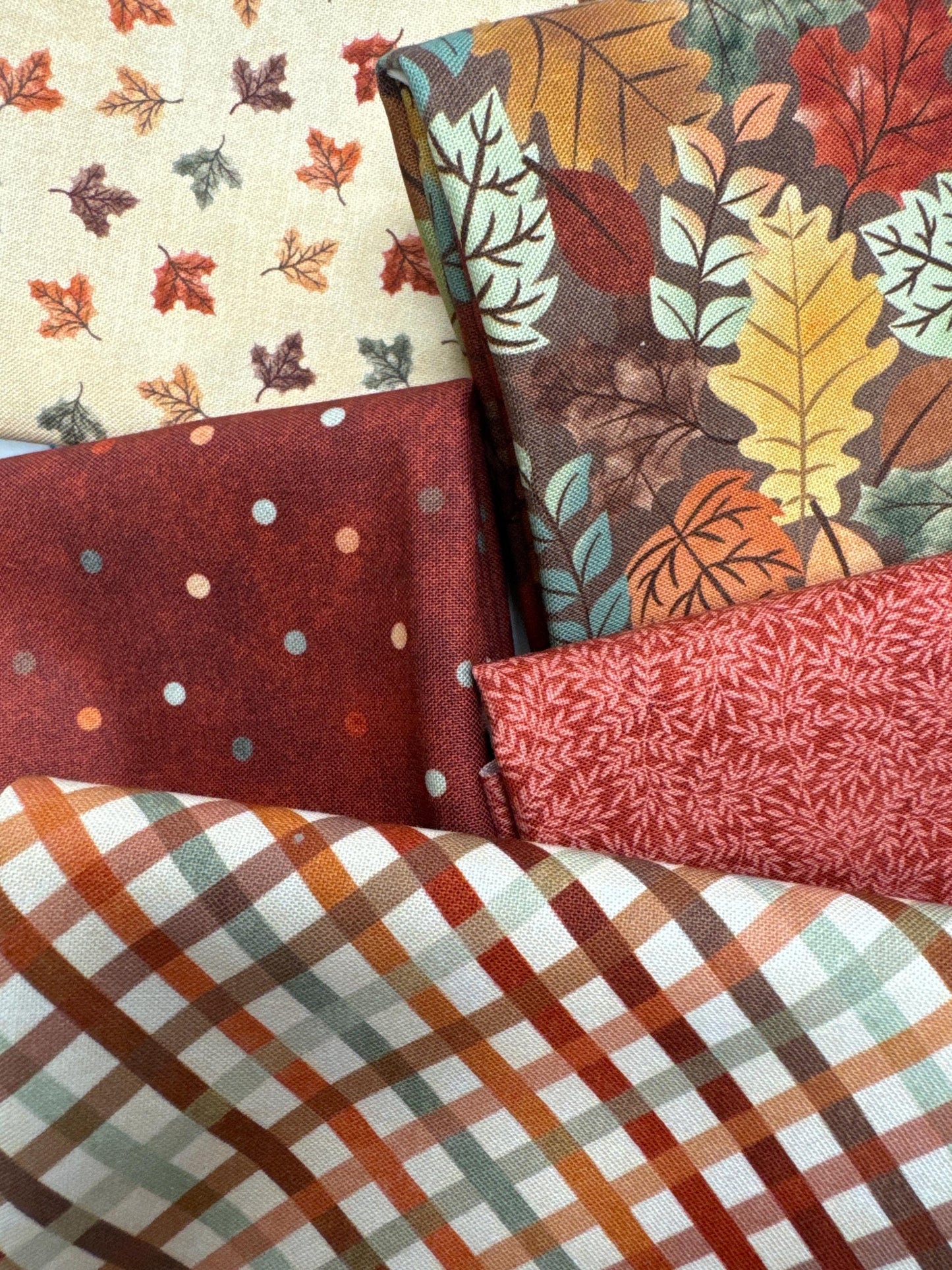 FQ Bundle (5) Hello autumn, Leaf, Polka Dot Monique Jacobs Maywood studio fall Thanksgiving fabric