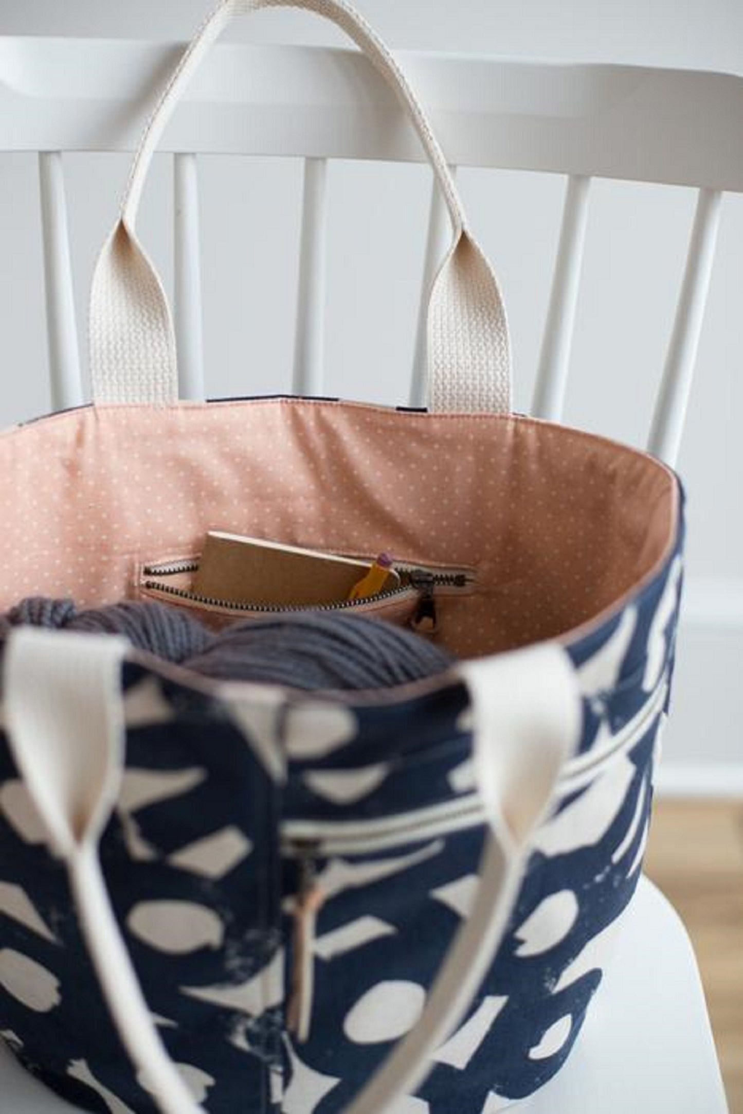 Noodlehead Crescent Tote- Petite Tote with Flat Bottom paper pattern