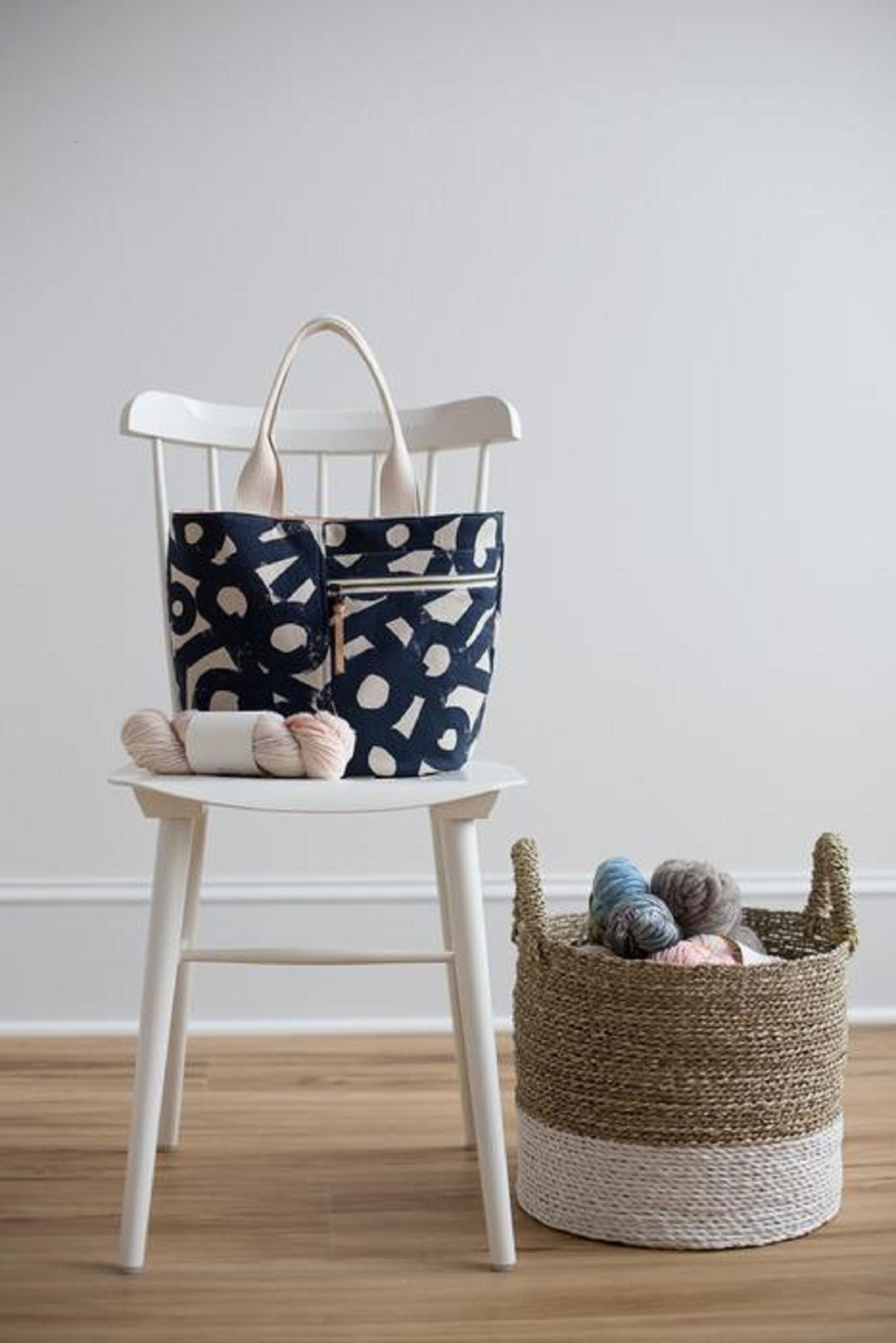 Noodlehead Crescent Tote- Petite Tote with Flat Bottom paper pattern